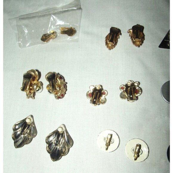 Clip-On Earrings Lot of 8 Pairs (one clip on blank) Vintage - Picture 6 of 7